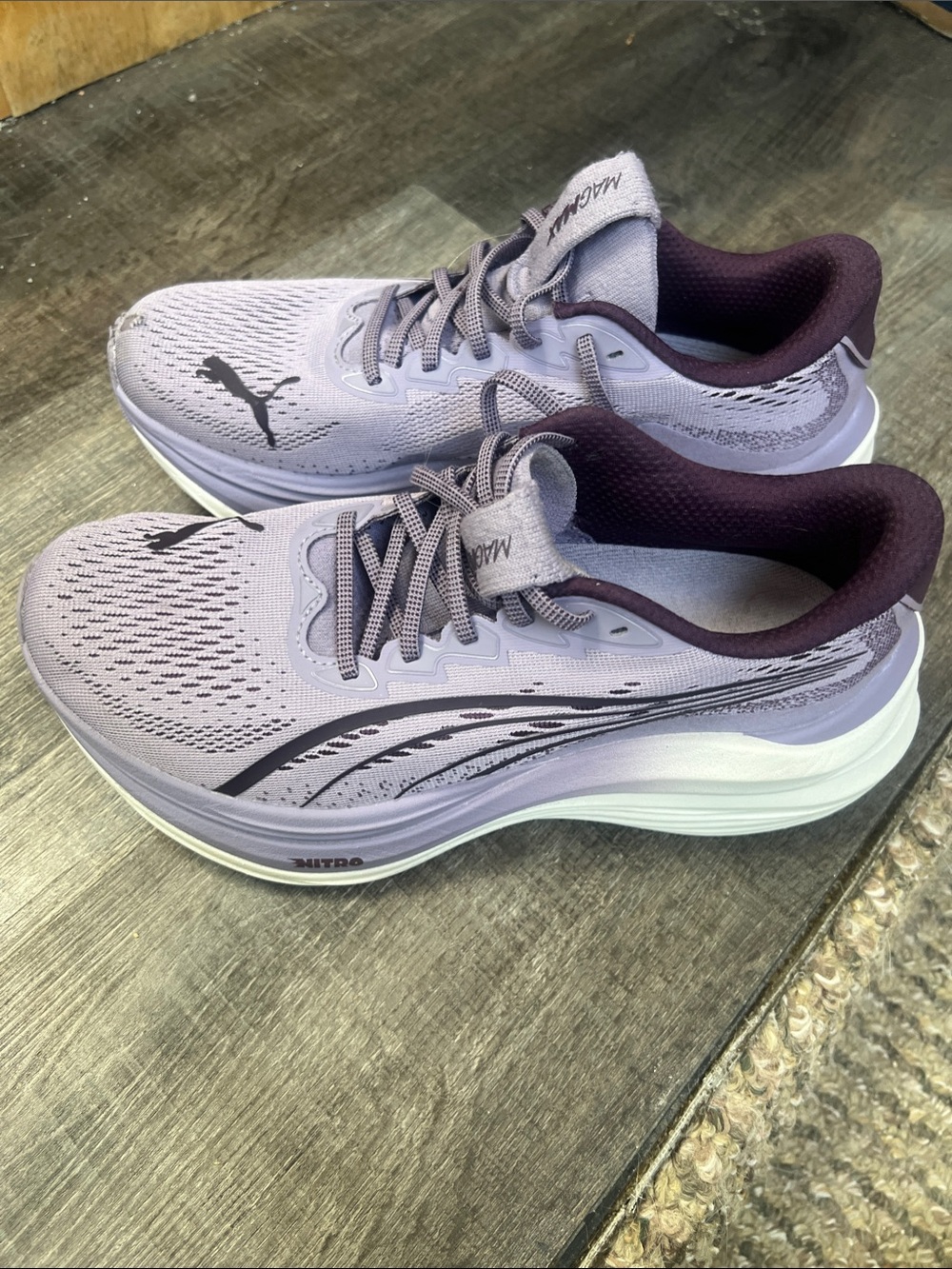 PUMA Women's MagMax size 9 max cushion running and walking shoes